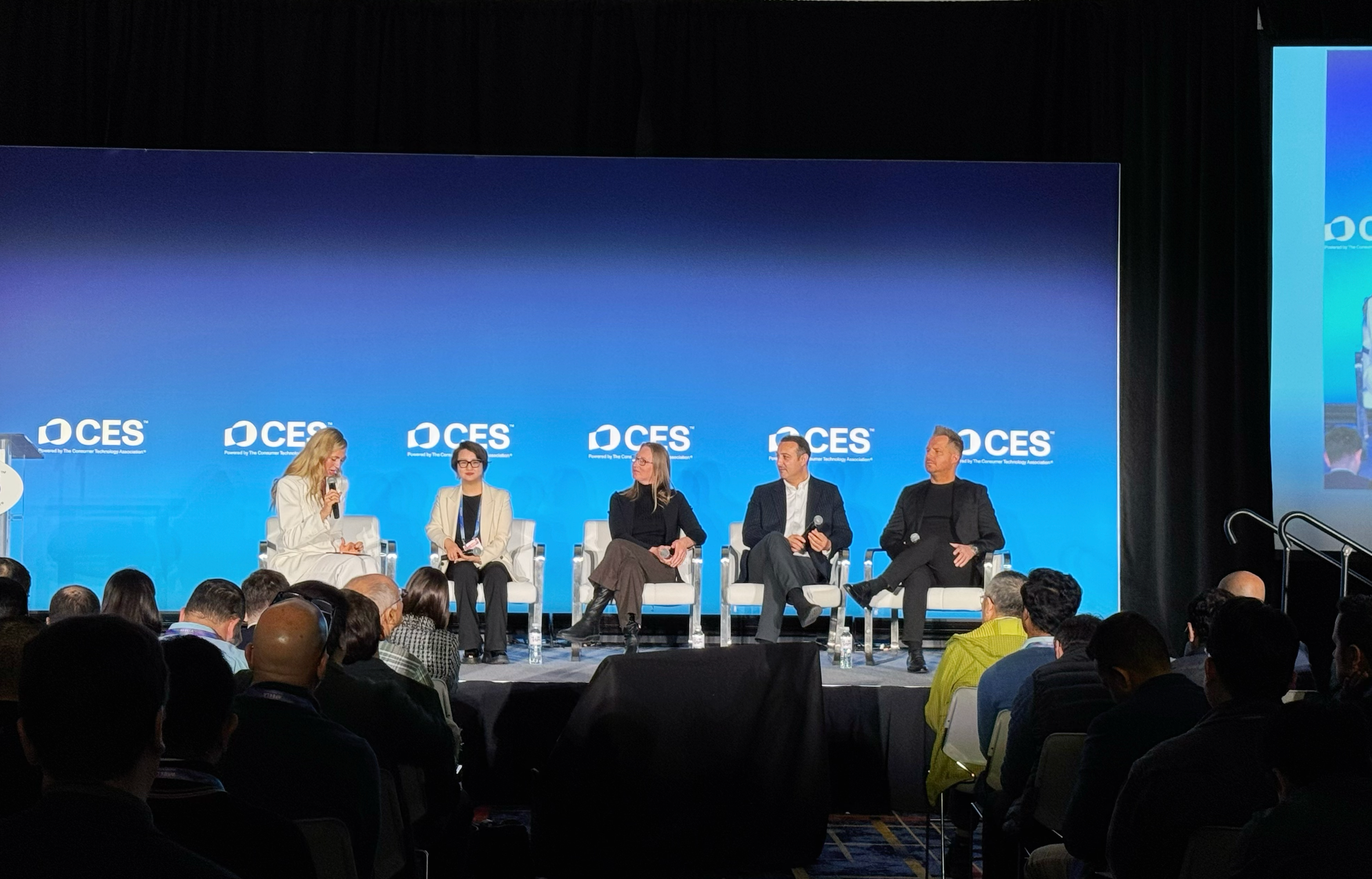 CES首发｜获全球700+外媒重磅报道！原力无限以“具身大脑”定义下一代具身智能